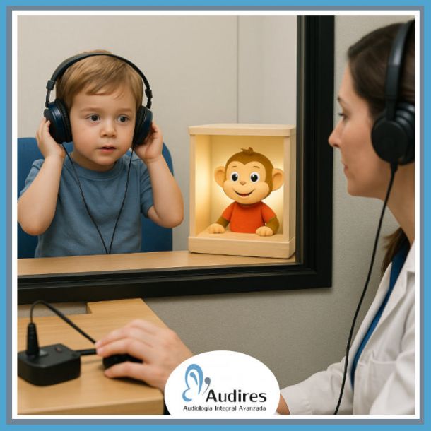 Niño en sala de audiometria